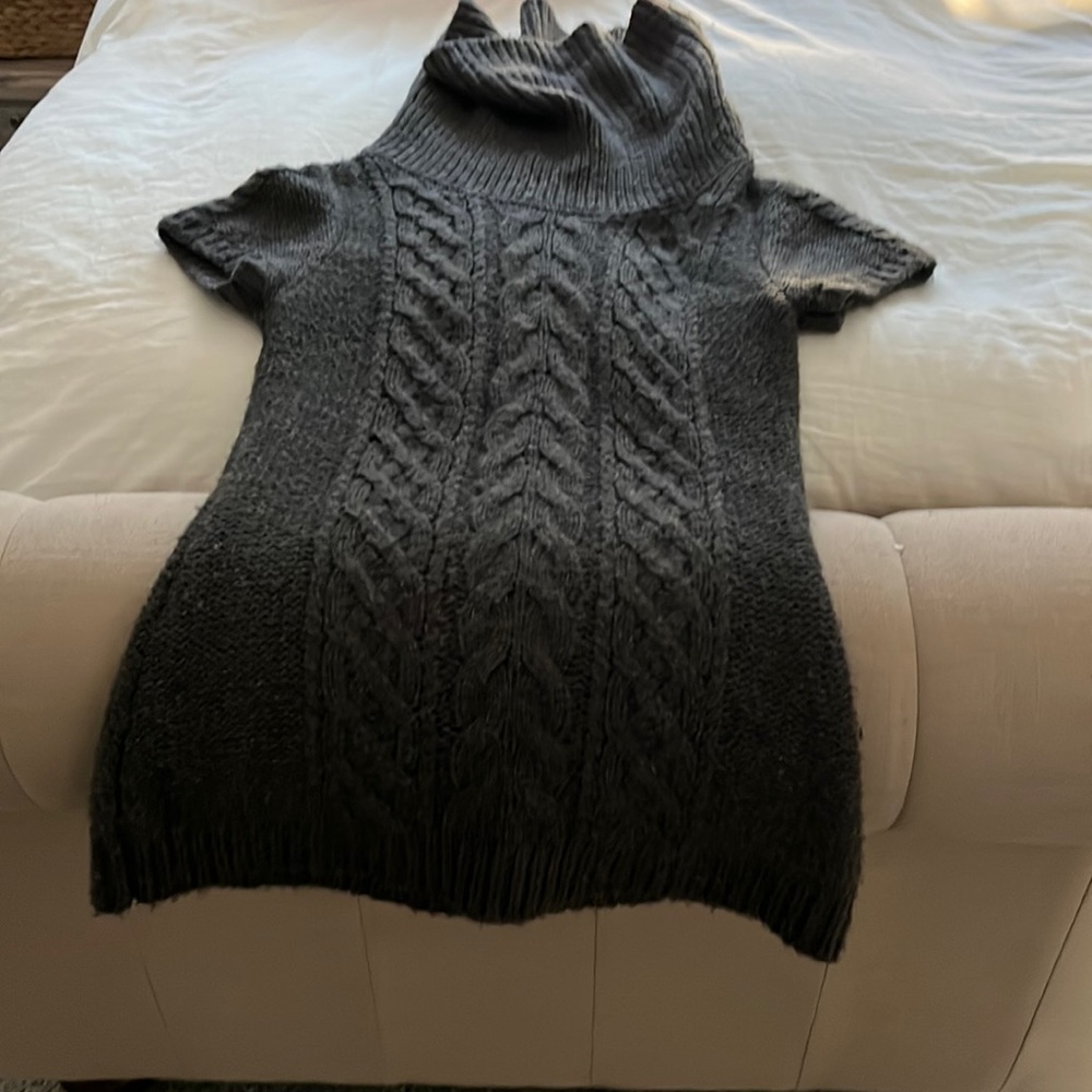 Boat neck short sleeved sweater
